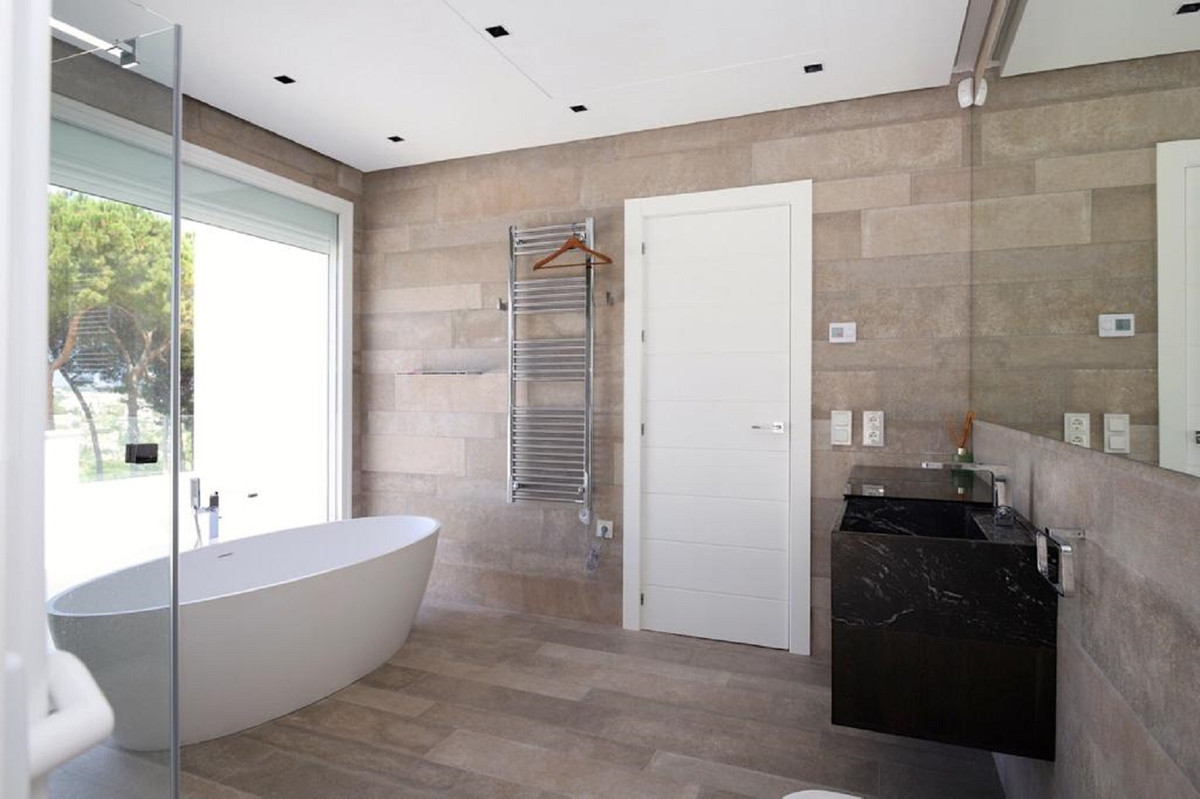 6 Bed Townhouse for sale in Las Brisas Costa Del Sol, Málaga, Spain