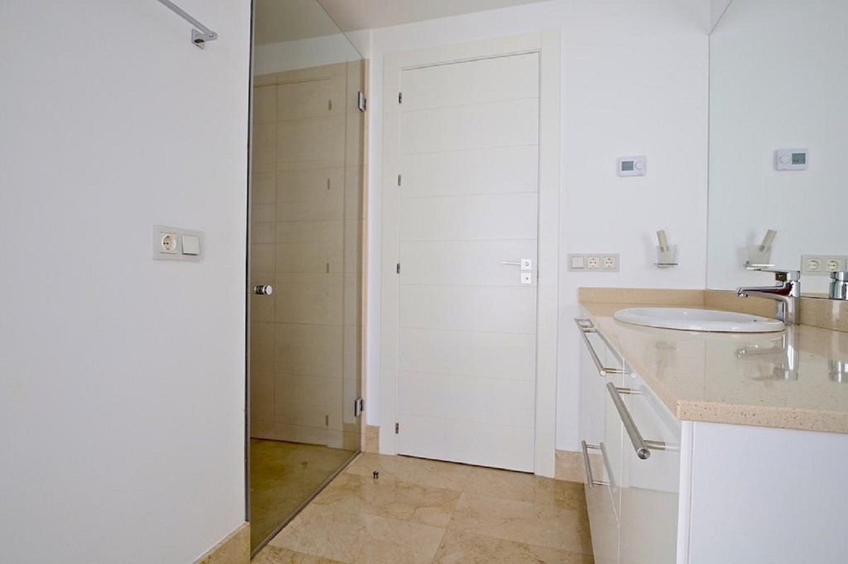 6 Bed Townhouse for sale in Las Brisas Costa Del Sol, Málaga, Spain