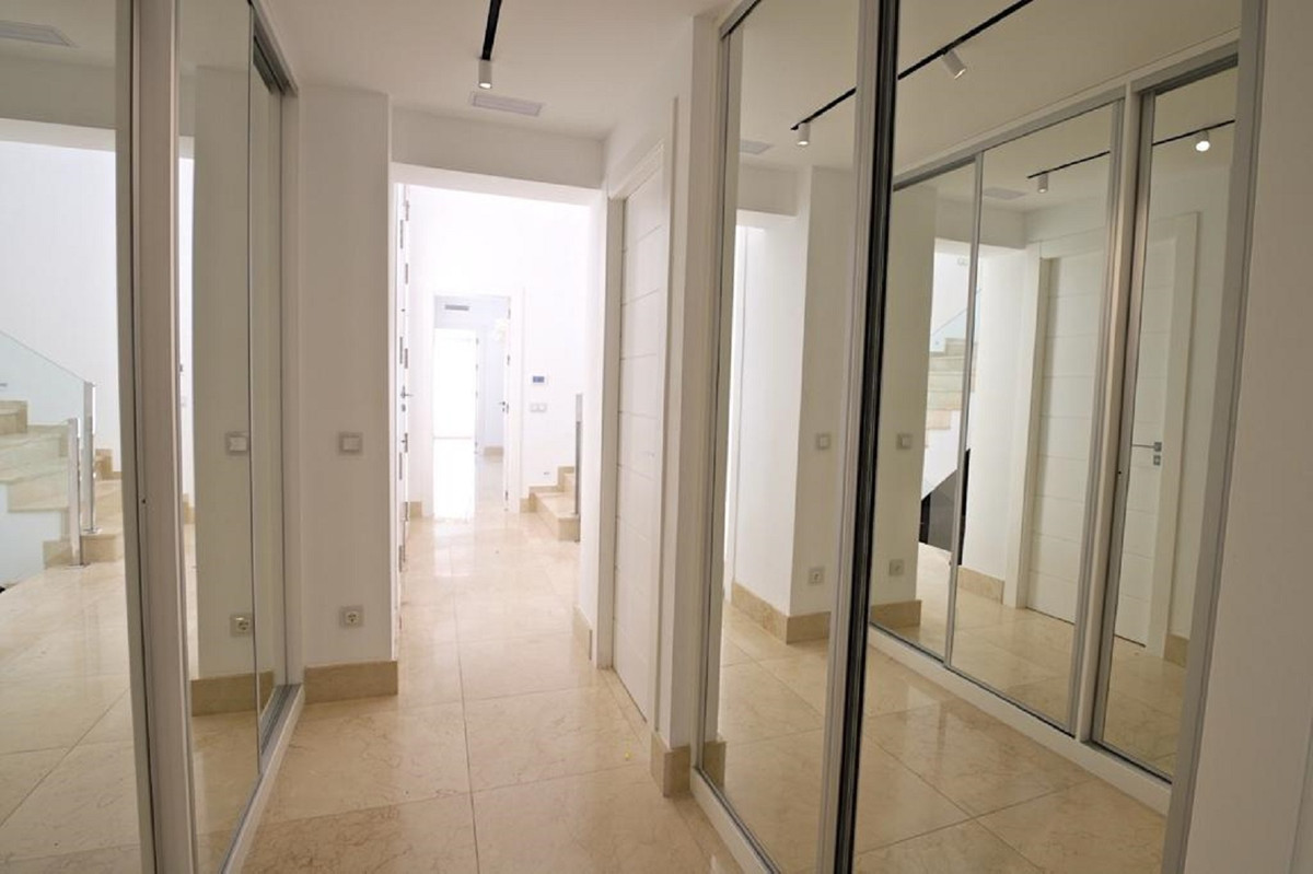 6 Bed Townhouse for sale in Las Brisas Costa Del Sol, Málaga, Spain