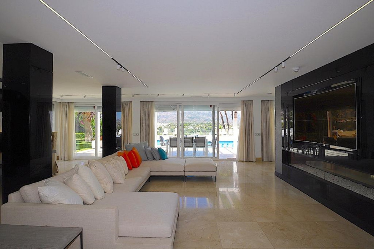 6 Bed Townhouse for sale in Las Brisas Costa Del Sol, Málaga, Spain