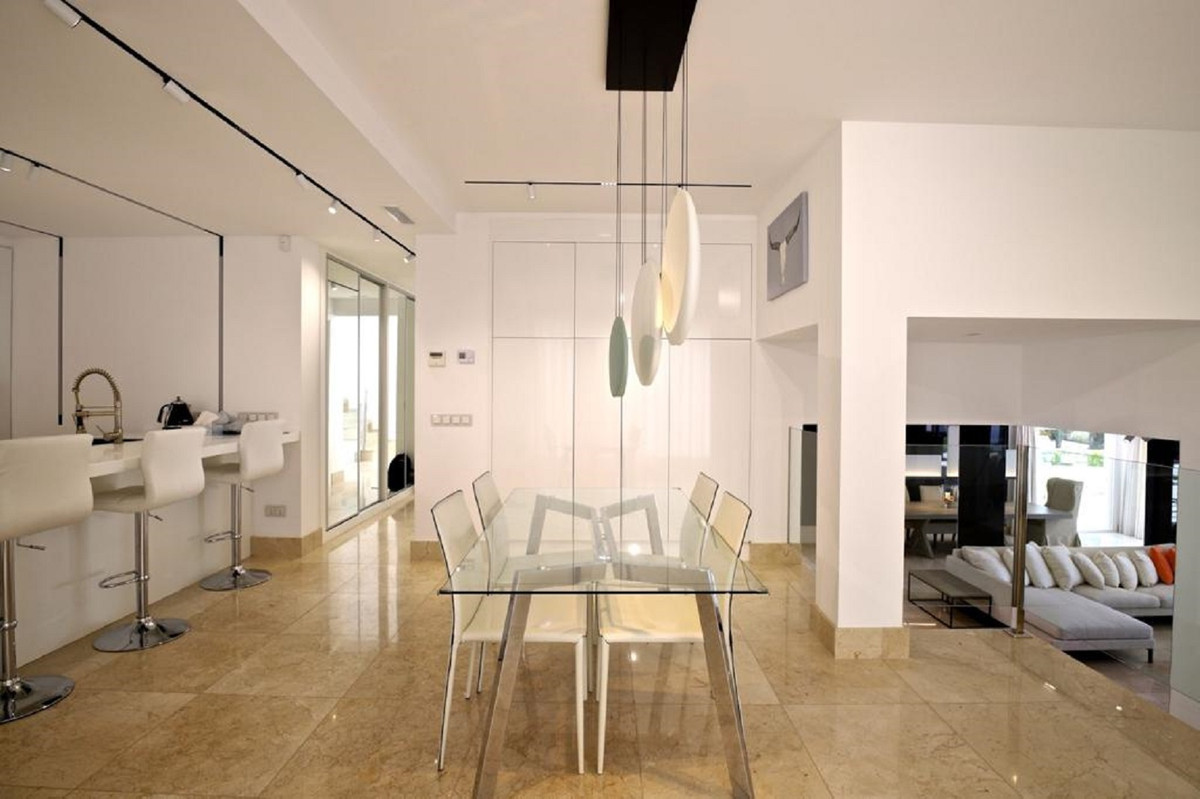 6 Bed Townhouse for sale in Las Brisas Costa Del Sol, Málaga, Spain