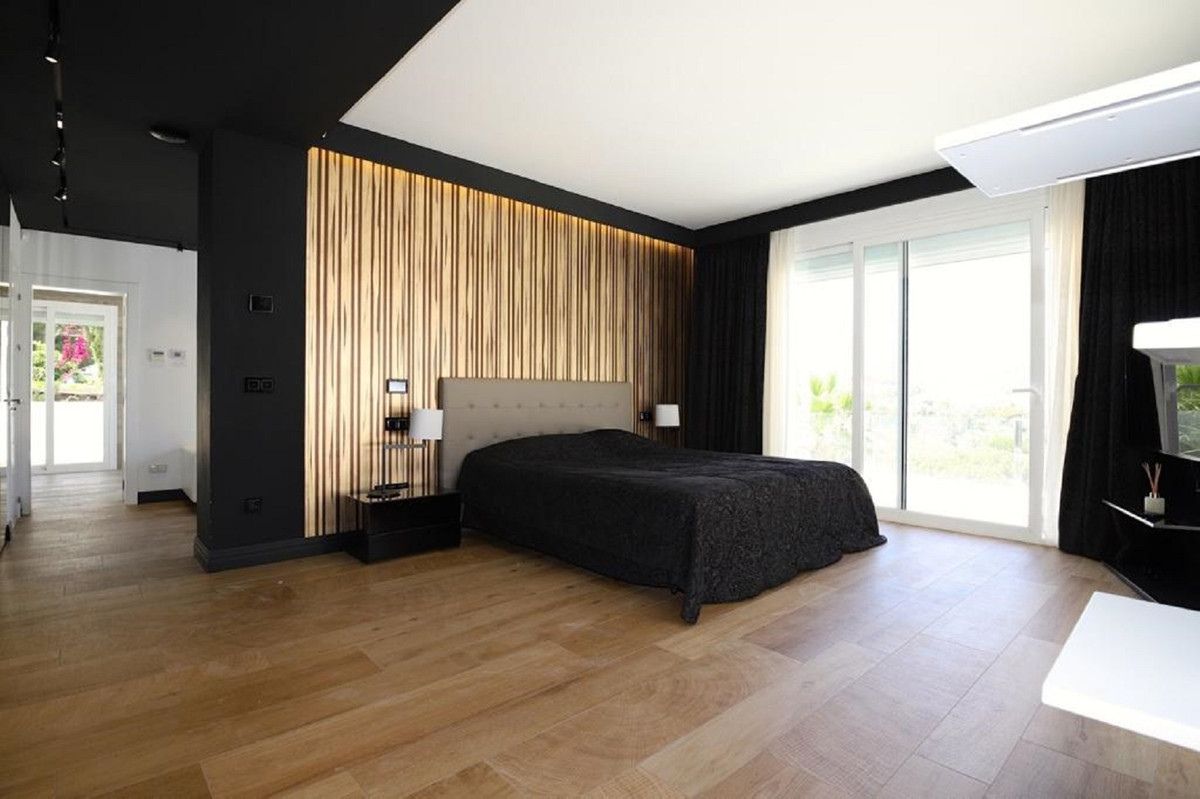 6 Bed Townhouse for sale in Las Brisas Costa Del Sol, Málaga, Spain