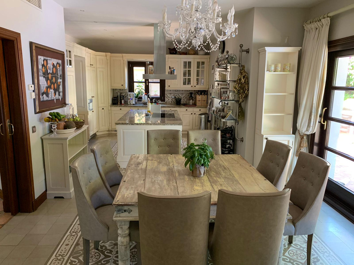 Se vende Villa - Chalet de 5 dormitorios en Costa Del Sol, Málaga, España