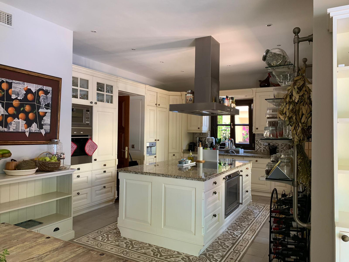 Se vende Villa - Chalet de 5 dormitorios en Costa Del Sol, Málaga, España