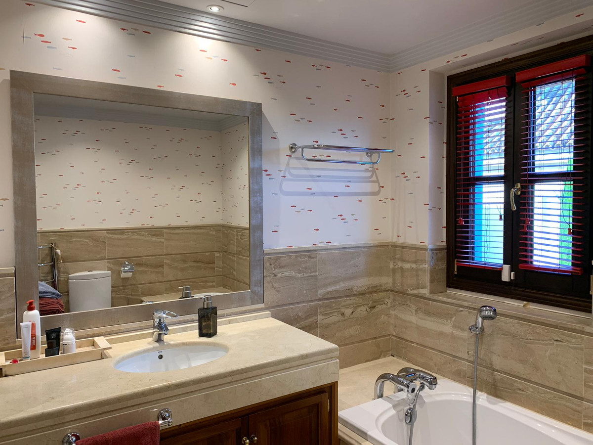 Se vende Villa - Chalet de 5 dormitorios en Costa Del Sol, Málaga, España