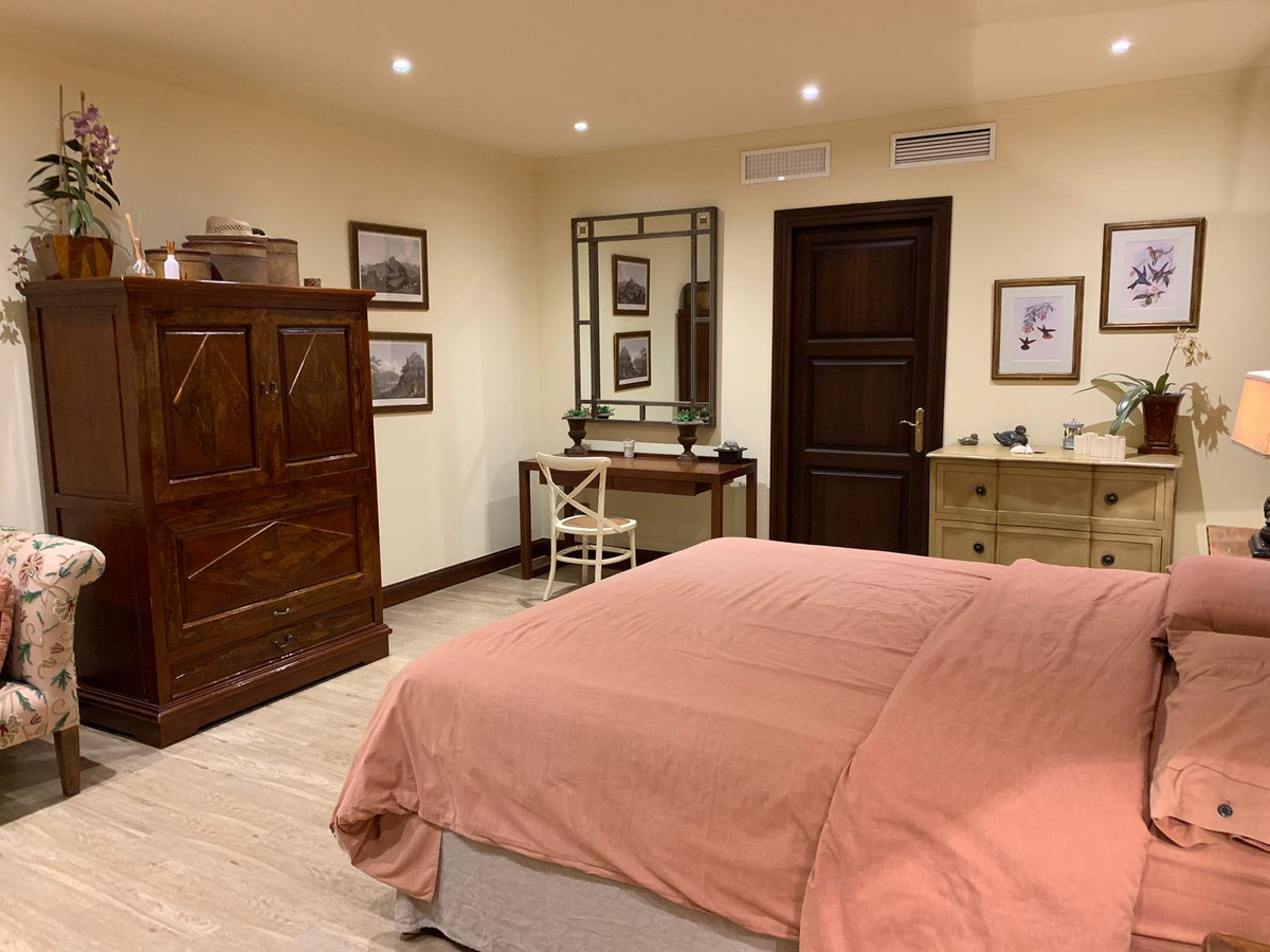 Se vende Villa - Chalet de 5 dormitorios en Costa Del Sol, Málaga, España