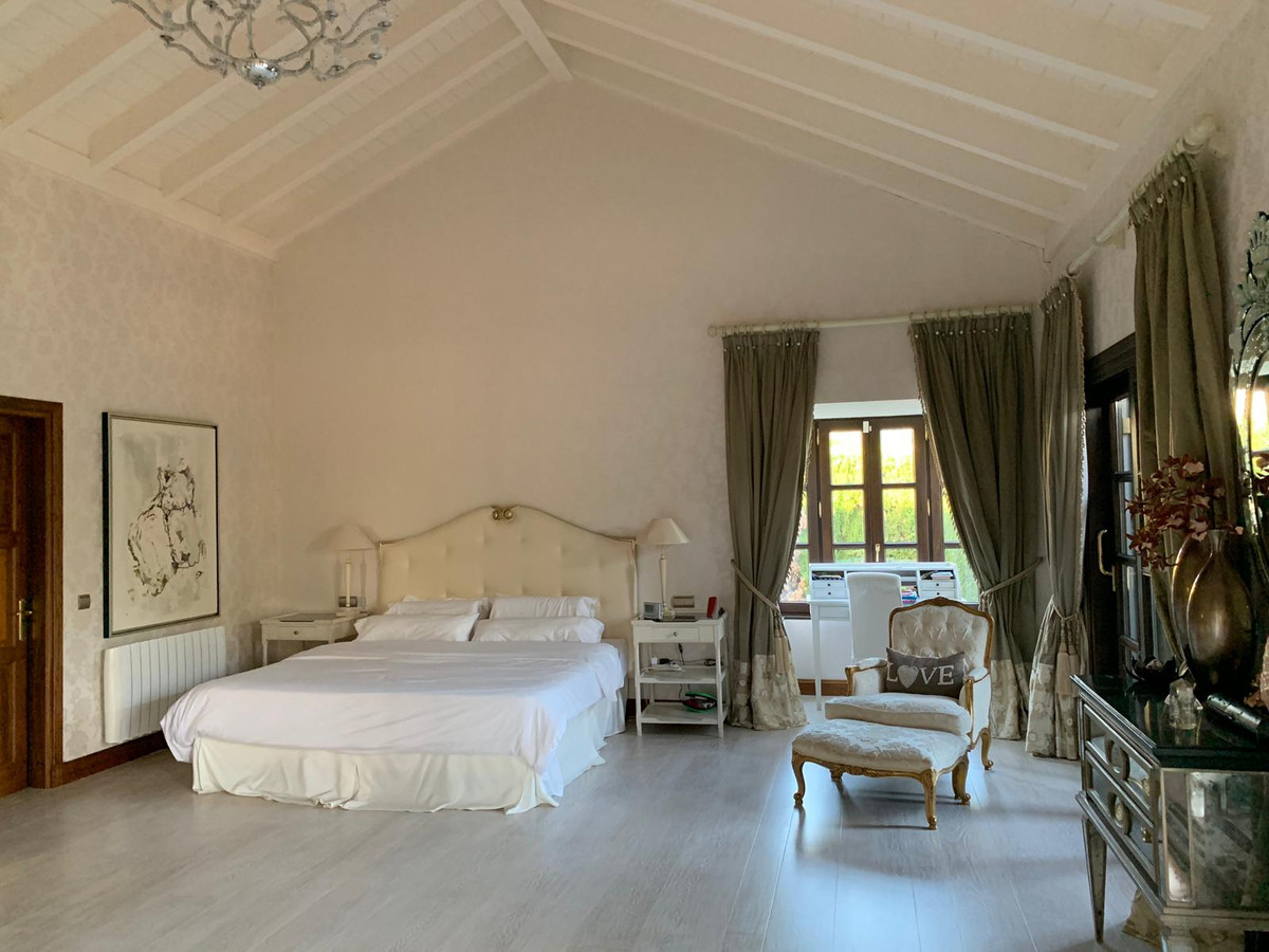 Se vende Villa - Chalet de 5 dormitorios en Costa Del Sol, Málaga, España