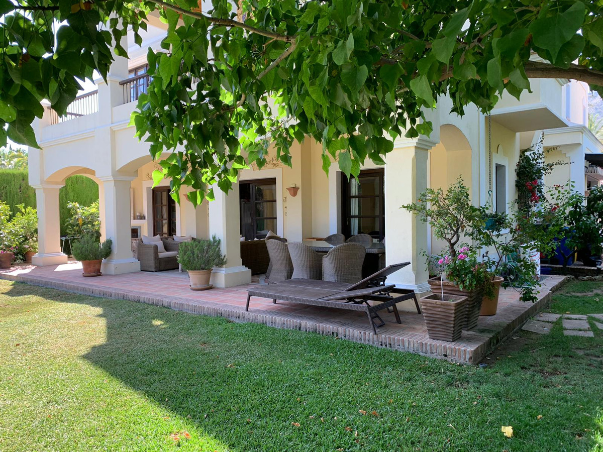 Se vende Villa - Chalet de 5 dormitorios en Costa Del Sol, Málaga, España