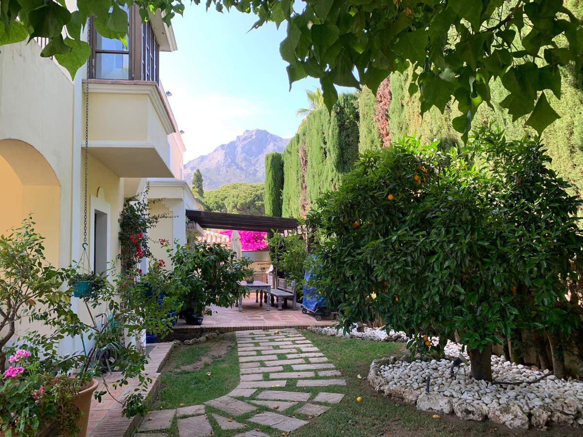 Se vende Villa - Chalet de 5 dormitorios en Costa Del Sol, Málaga, España