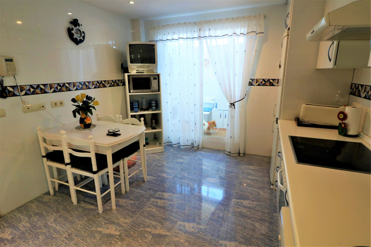 3 Bed Townhouse for sale in Estepona Costa Del Sol, Málaga, Spain