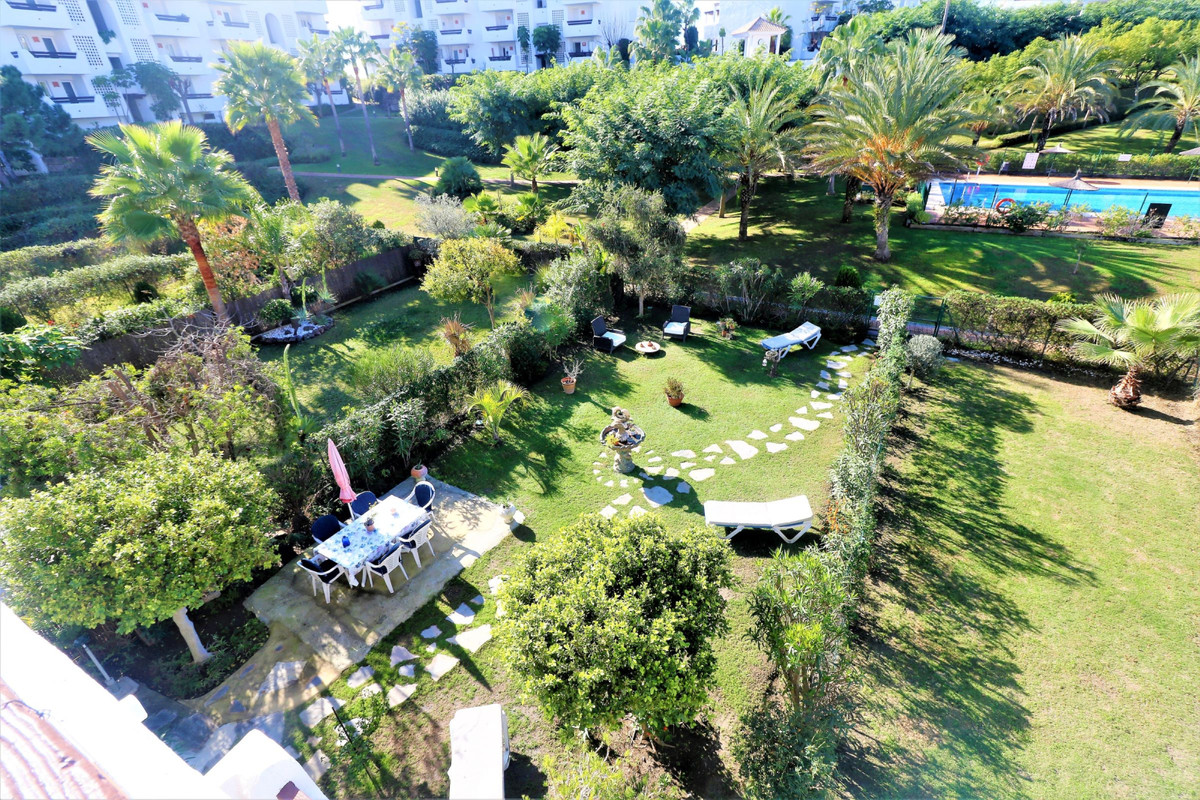 3 Bed Townhouse for sale in Estepona Costa Del Sol, Málaga, Spain