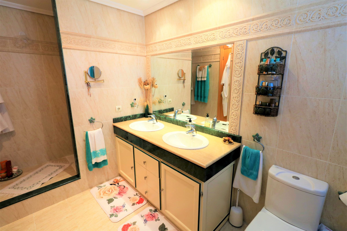 3 Bed Townhouse for sale in Estepona Costa Del Sol, Málaga, Spain