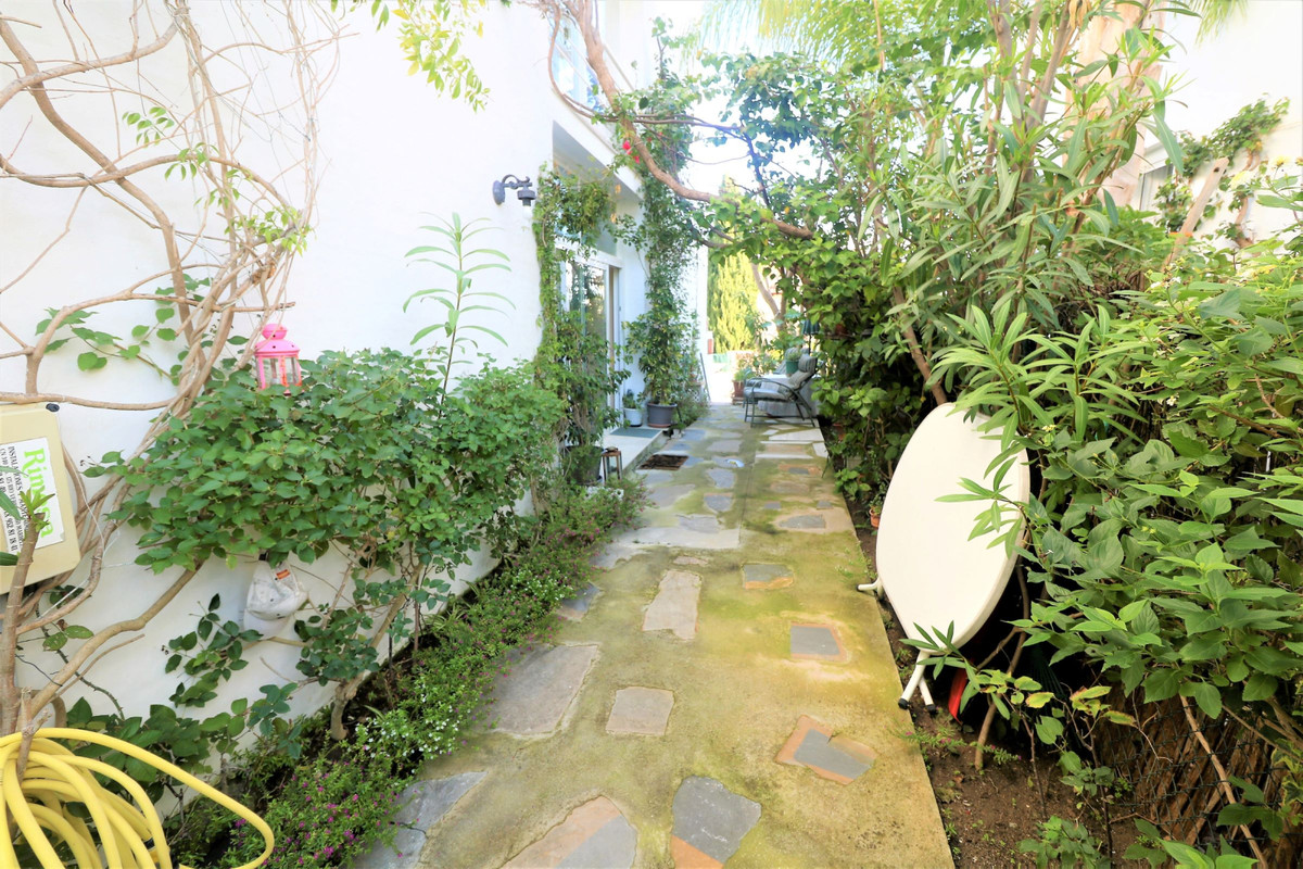 3 Bed Townhouse for sale in Estepona Costa Del Sol, Málaga, Spain