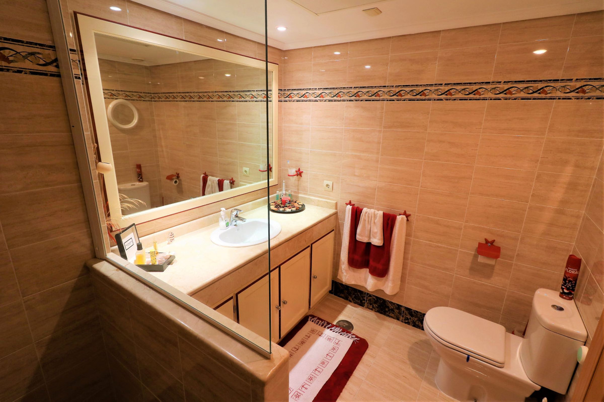 3 Bed Townhouse for sale in Estepona Costa Del Sol, Málaga, Spain