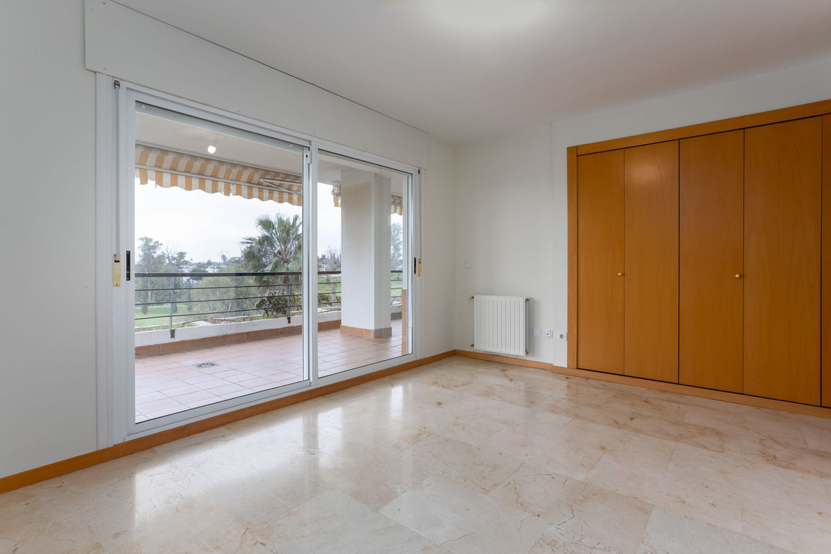 3 Bed Apartment for sale in Guadalmina Alta Costa Del Sol, Málaga, Spain