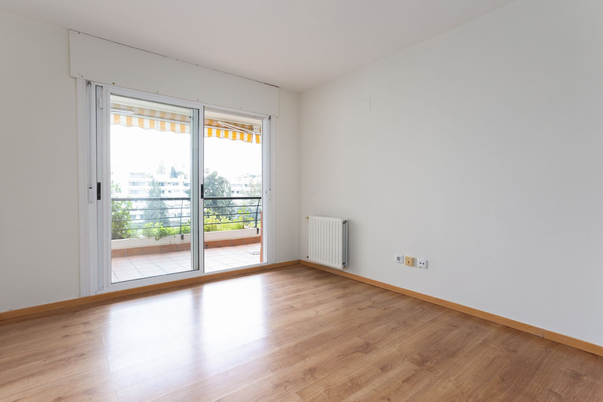 3 Bed Apartment for sale in Guadalmina Alta Costa Del Sol, Málaga, Spain