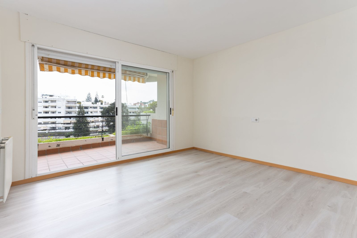 3 Bed Apartment for sale in Guadalmina Alta Costa Del Sol, Málaga, Spain