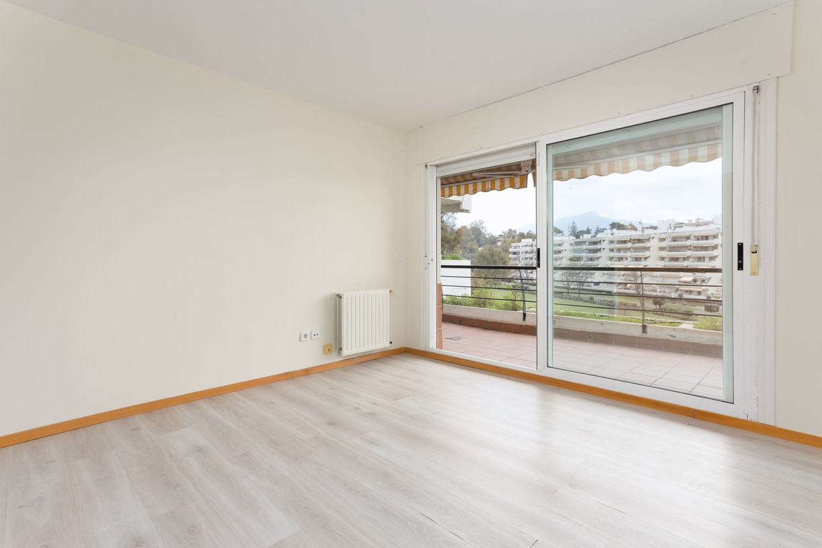 3 Bed Apartment for sale in Guadalmina Alta Costa Del Sol, Málaga, Spain