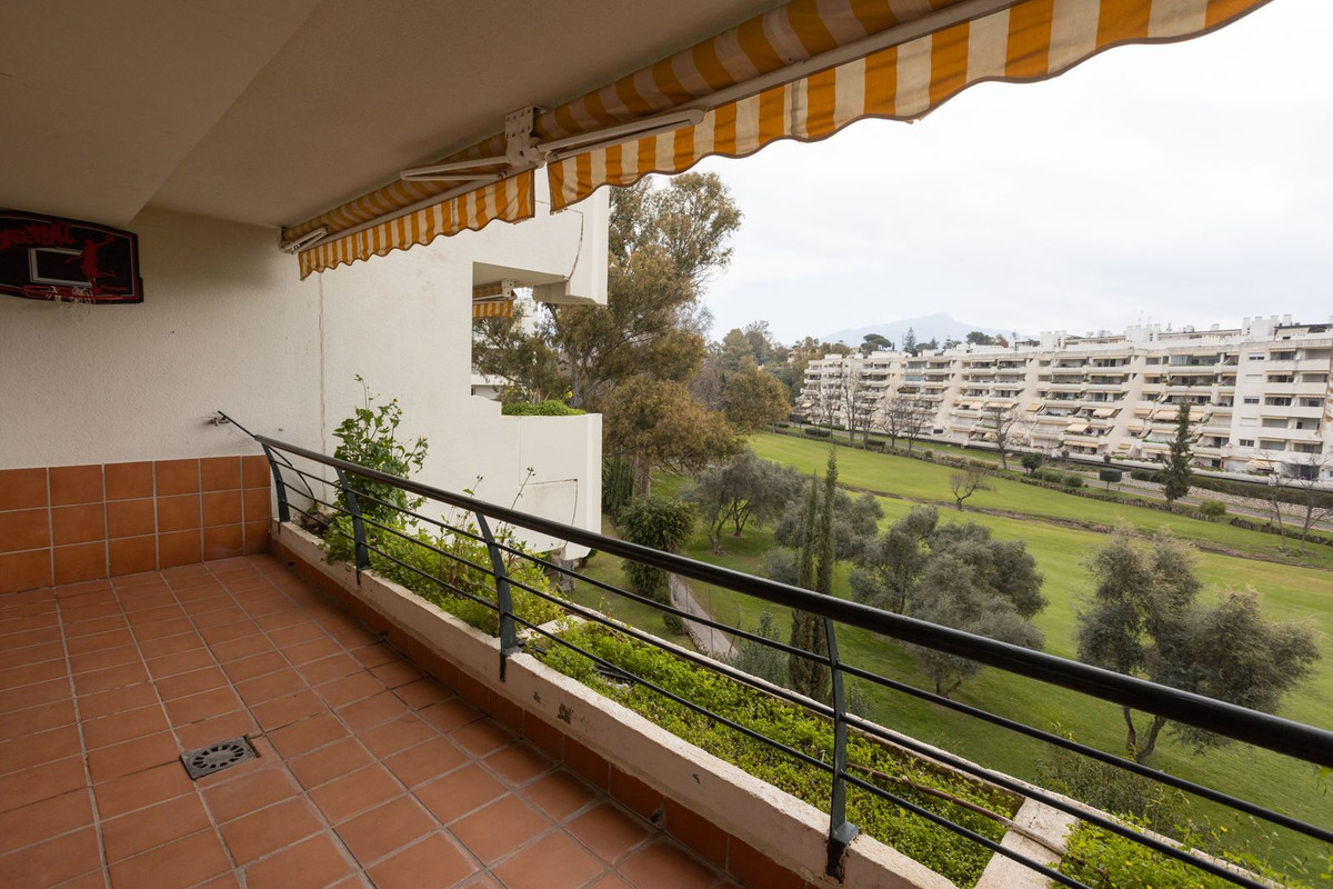 3 Bed Apartment for sale in Guadalmina Alta Costa Del Sol, Málaga, Spain