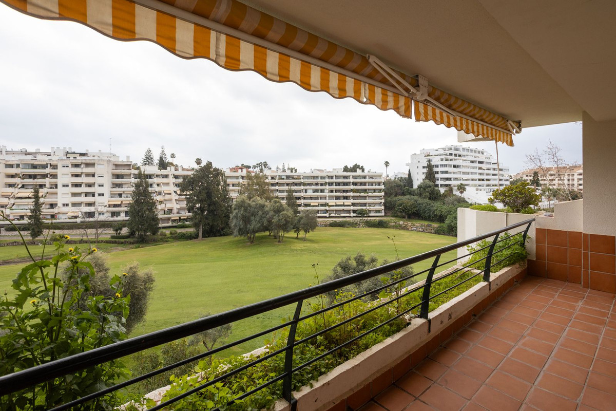 3 Bed Apartment for sale in Guadalmina Alta Costa Del Sol, Málaga, Spain