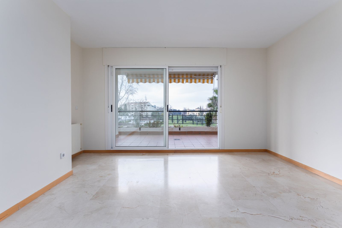 3 Bed Apartment for sale in Guadalmina Alta Costa Del Sol, Málaga, Spain