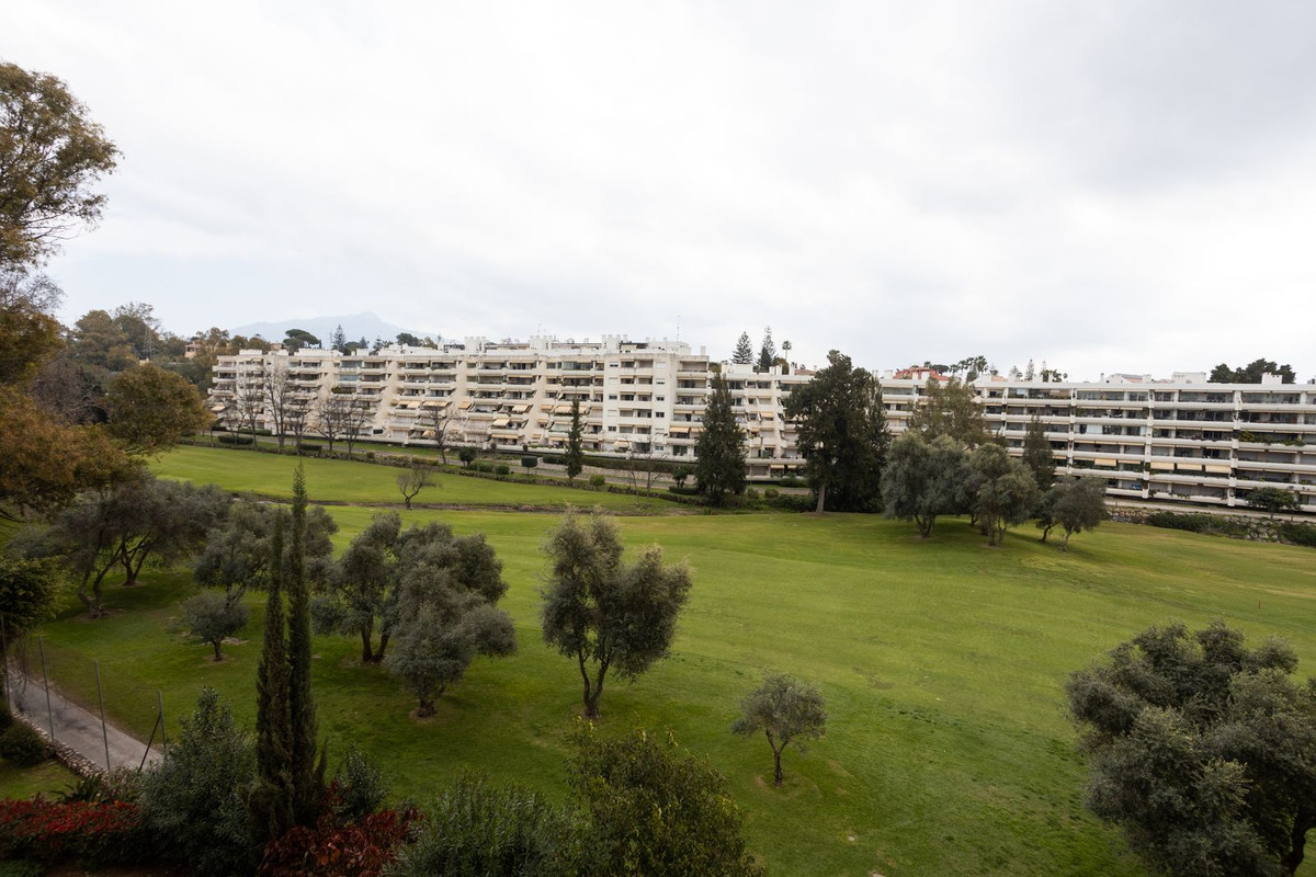 3 Bed Apartment for sale in Guadalmina Alta Costa Del Sol, Málaga, Spain