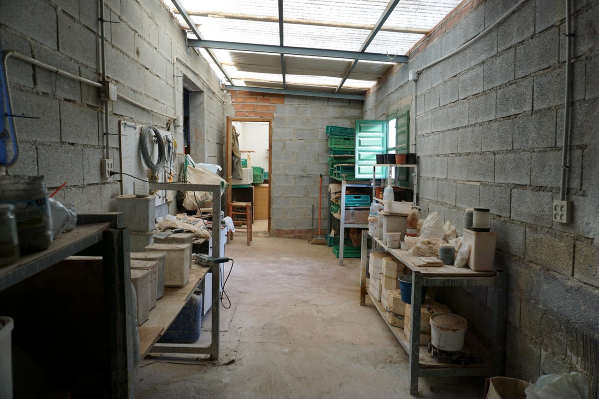 Se vende Terreno Urbano de 1 dormitorios en Costa Del Sol East, Málaga, España