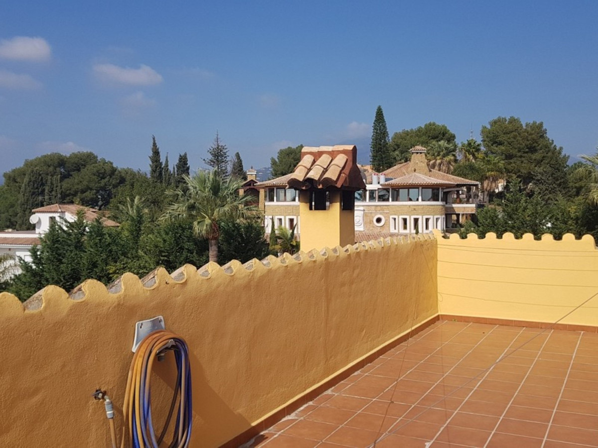 5 Bed Townhouse for sale in Nueva Andalucía Costa Del Sol, Málaga, Spain
