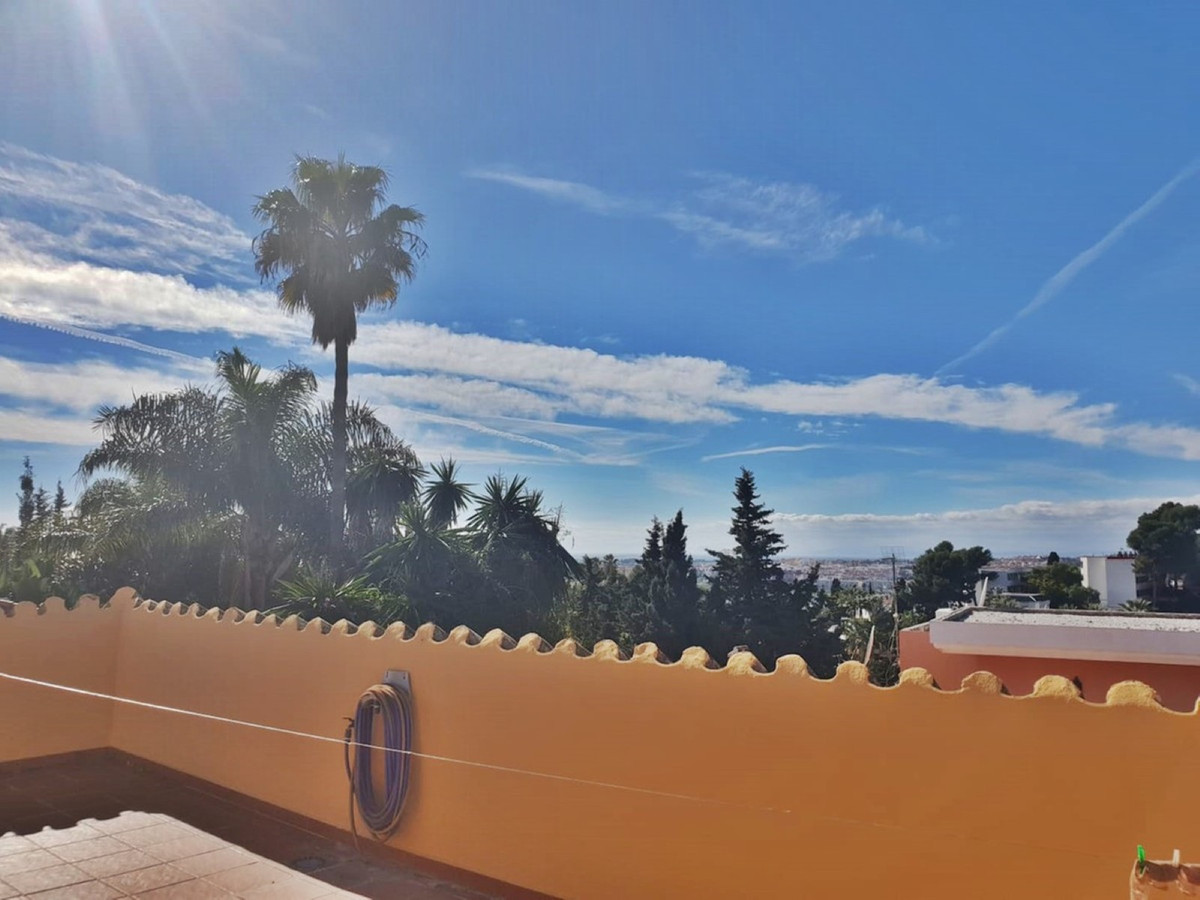 5 Bed Townhouse for sale in Nueva Andalucía Costa Del Sol, Málaga, Spain