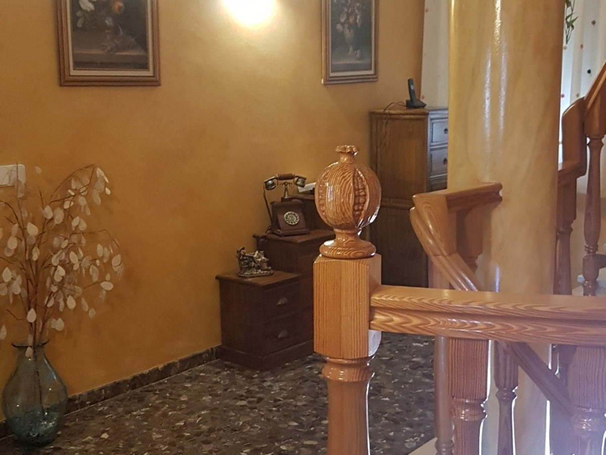 5 Bed Townhouse for sale in Nueva Andalucía Costa Del Sol, Málaga, Spain