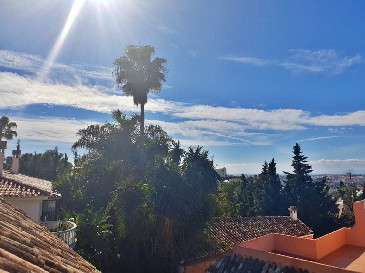5 Bed Townhouse for sale in Nueva Andalucía Costa Del Sol, Málaga, Spain