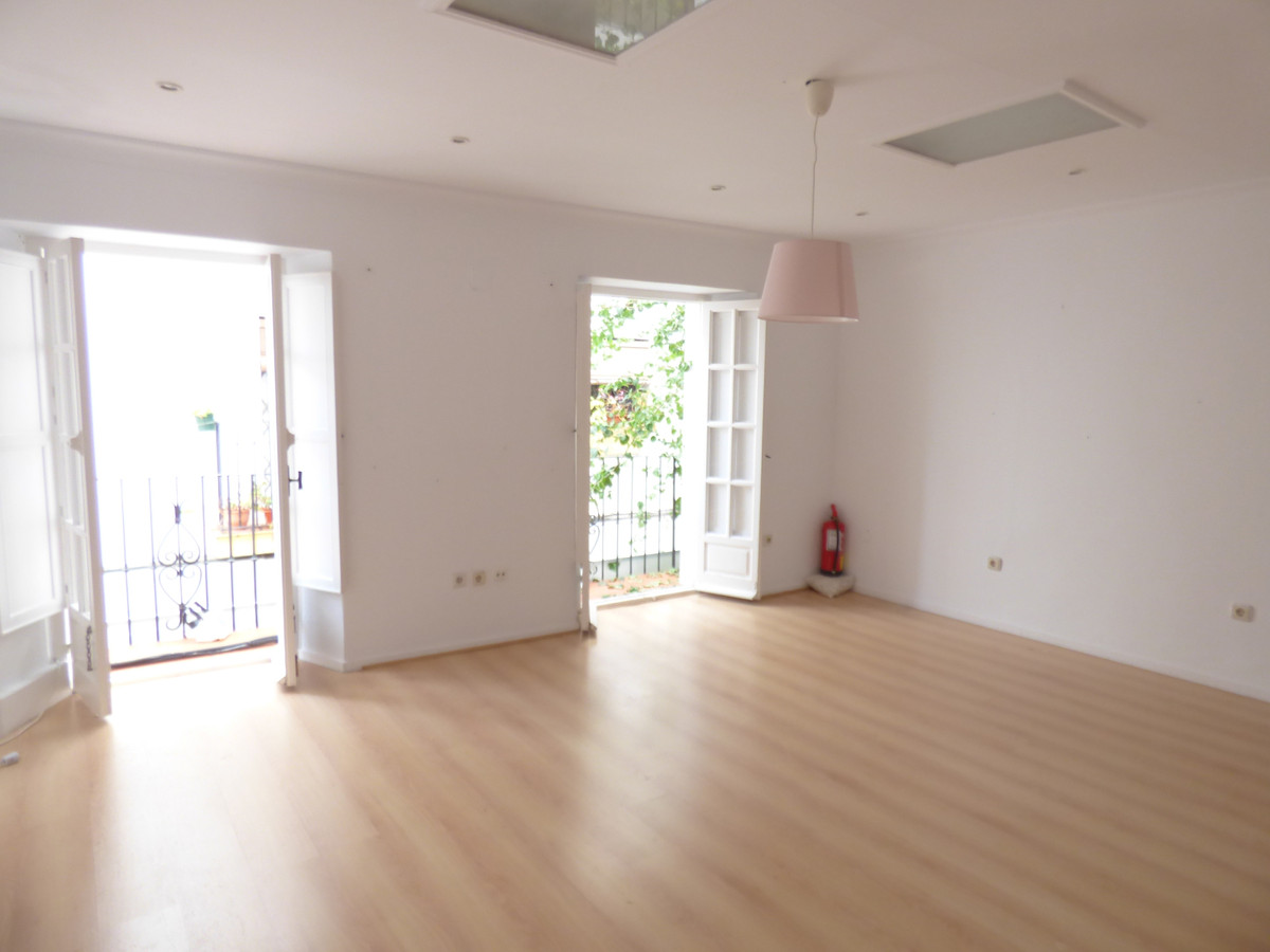2 Bed Townhouse for sale in Marbella Costa Del Sol, Málaga, Spain