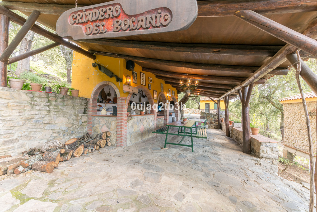 Se vende Finca - Cortijo de 3 dormitorios en Costa Del Sol, Málaga, España