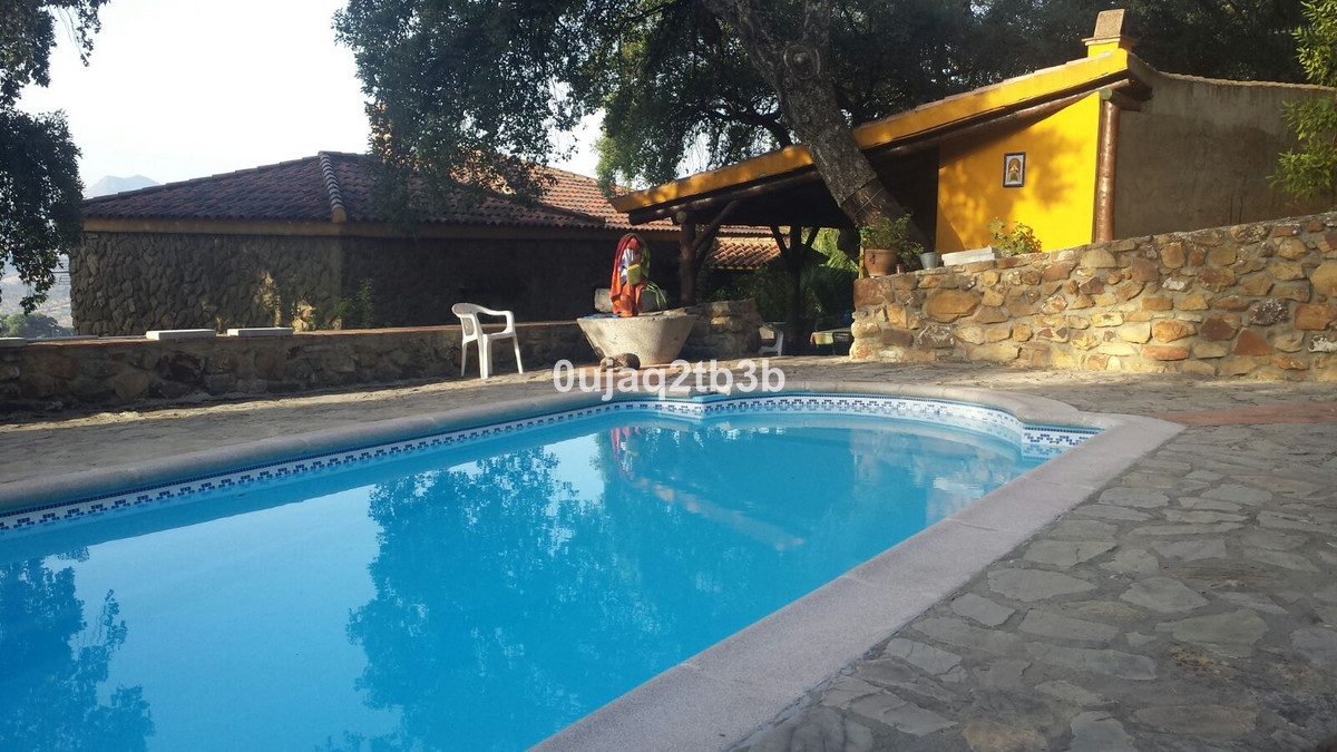 Se vende Finca - Cortijo de 3 dormitorios en Costa Del Sol, Málaga, España