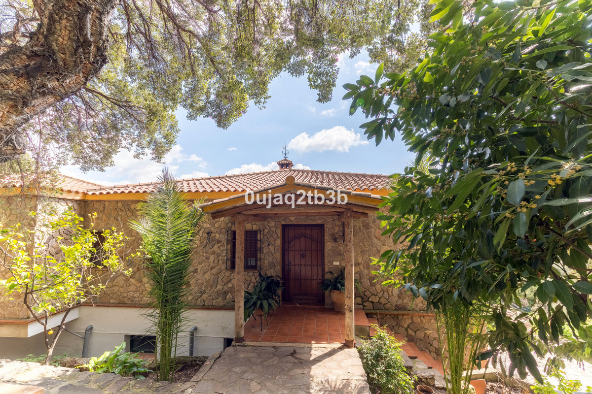 Se vende Finca - Cortijo de 3 dormitorios en Costa Del Sol, Málaga, España