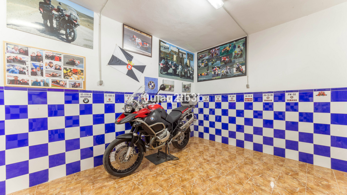 Se vende Finca - Cortijo de 3 dormitorios en Costa Del Sol, Málaga, España