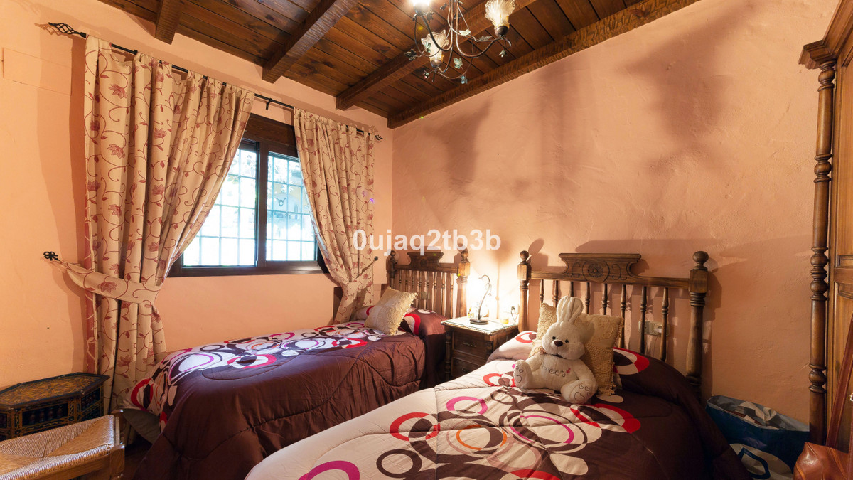 Se vende Finca - Cortijo de 3 dormitorios en Costa Del Sol, Málaga, España