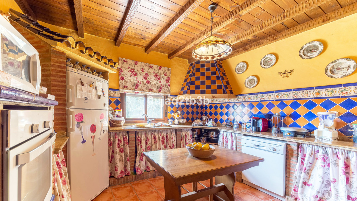 Se vende Finca - Cortijo de 3 dormitorios en Costa Del Sol, Málaga, España