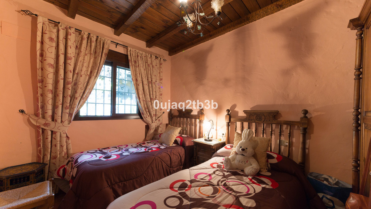 Se vende Finca - Cortijo de 3 dormitorios en Costa Del Sol, Málaga, España