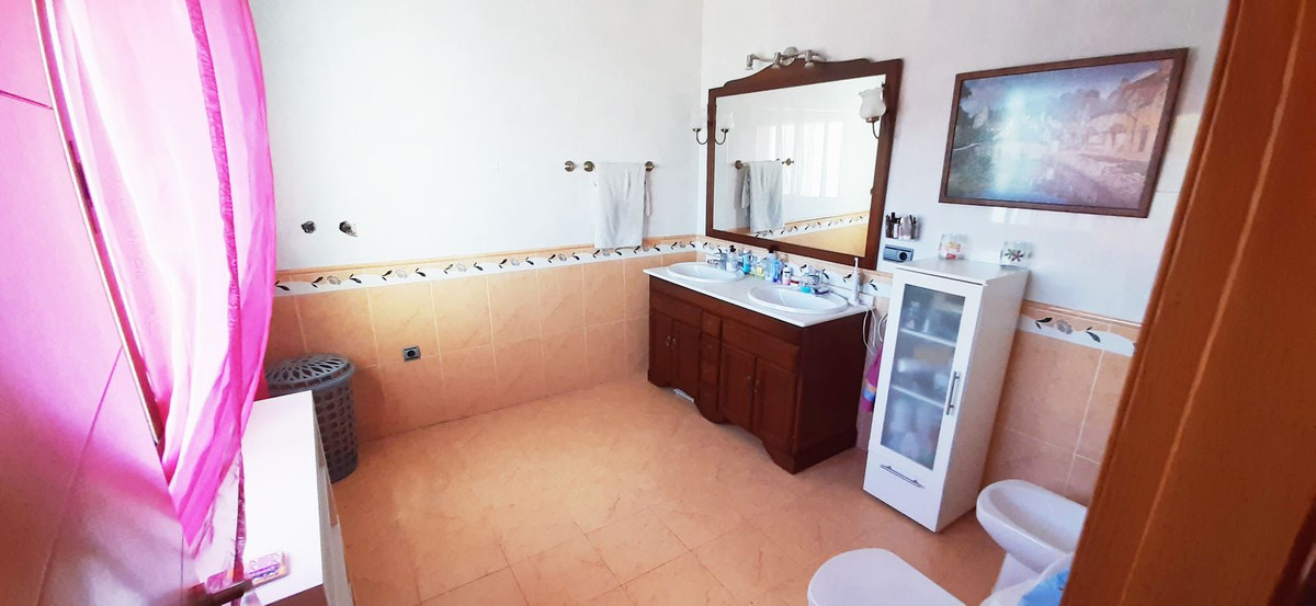 Se vende Pareada de 3 dormitorios en Costa Del Sol, Málaga, España