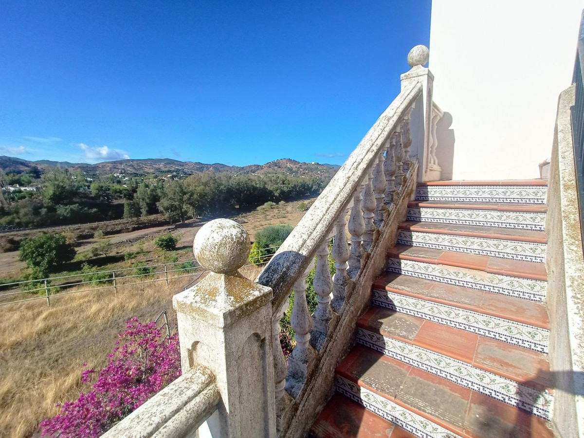 6 Bed Townhouse for sale in Coín Costa Del Sol, Málaga, Spain