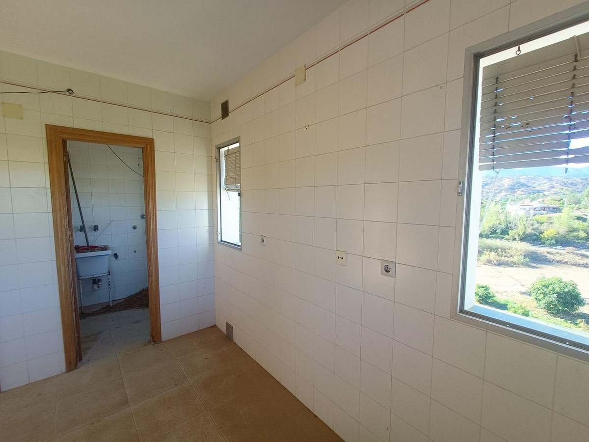 6 Bed Townhouse for sale in Coín Costa Del Sol, Málaga, Spain