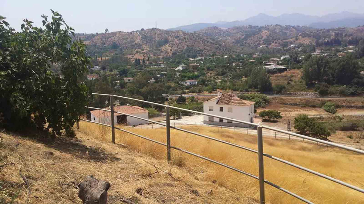 6 Bed Townhouse for sale in Coín Costa Del Sol, Málaga, Spain