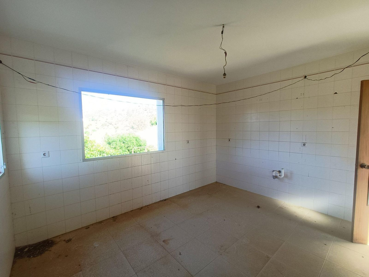 6 Bed Townhouse for sale in Coín Costa Del Sol, Málaga, Spain