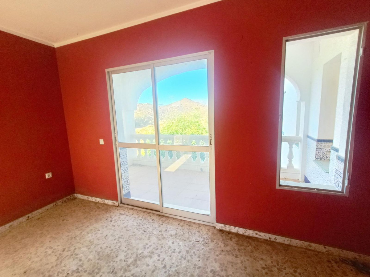 6 Bed Townhouse for sale in Coín Costa Del Sol, Málaga, Spain