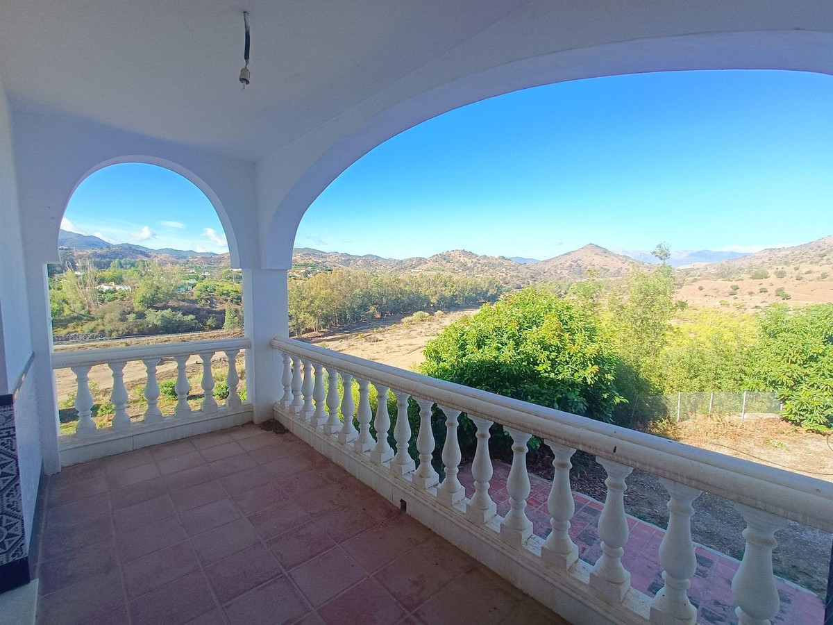 6 Bed Townhouse for sale in Coín Costa Del Sol, Málaga, Spain