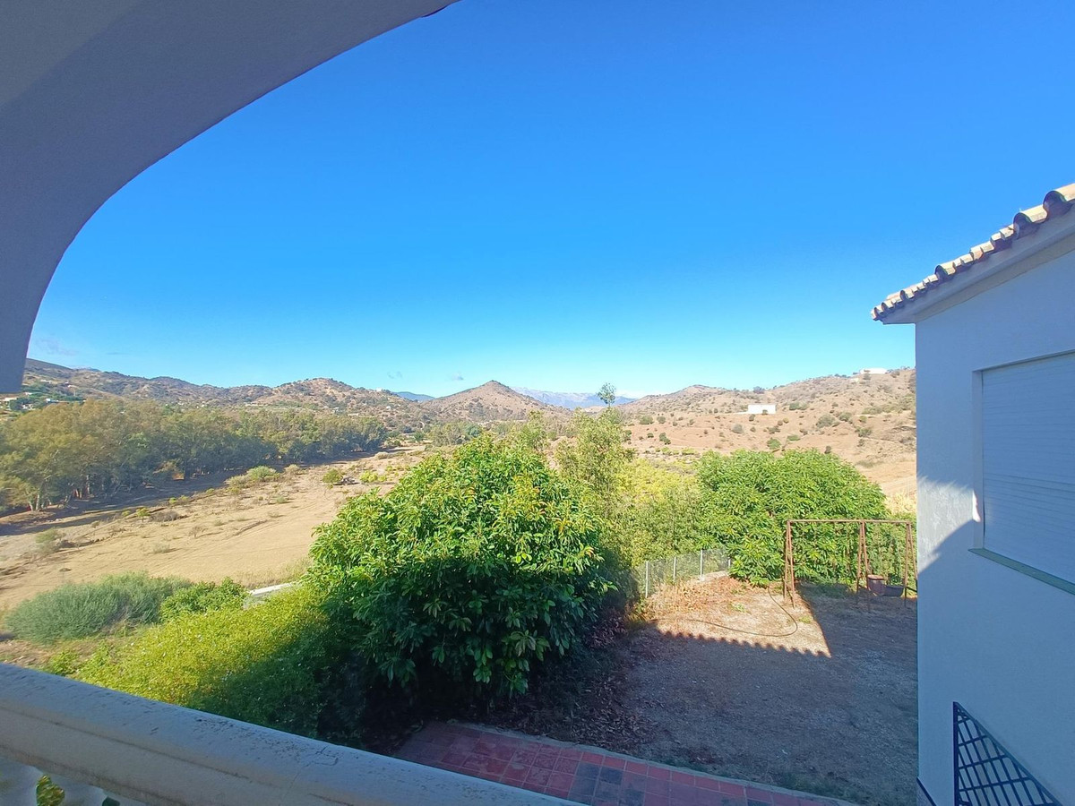 6 Bed Townhouse for sale in Coín Costa Del Sol, Málaga, Spain