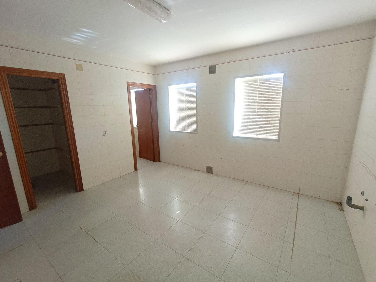 6 Bed Townhouse for sale in Coín Costa Del Sol, Málaga, Spain