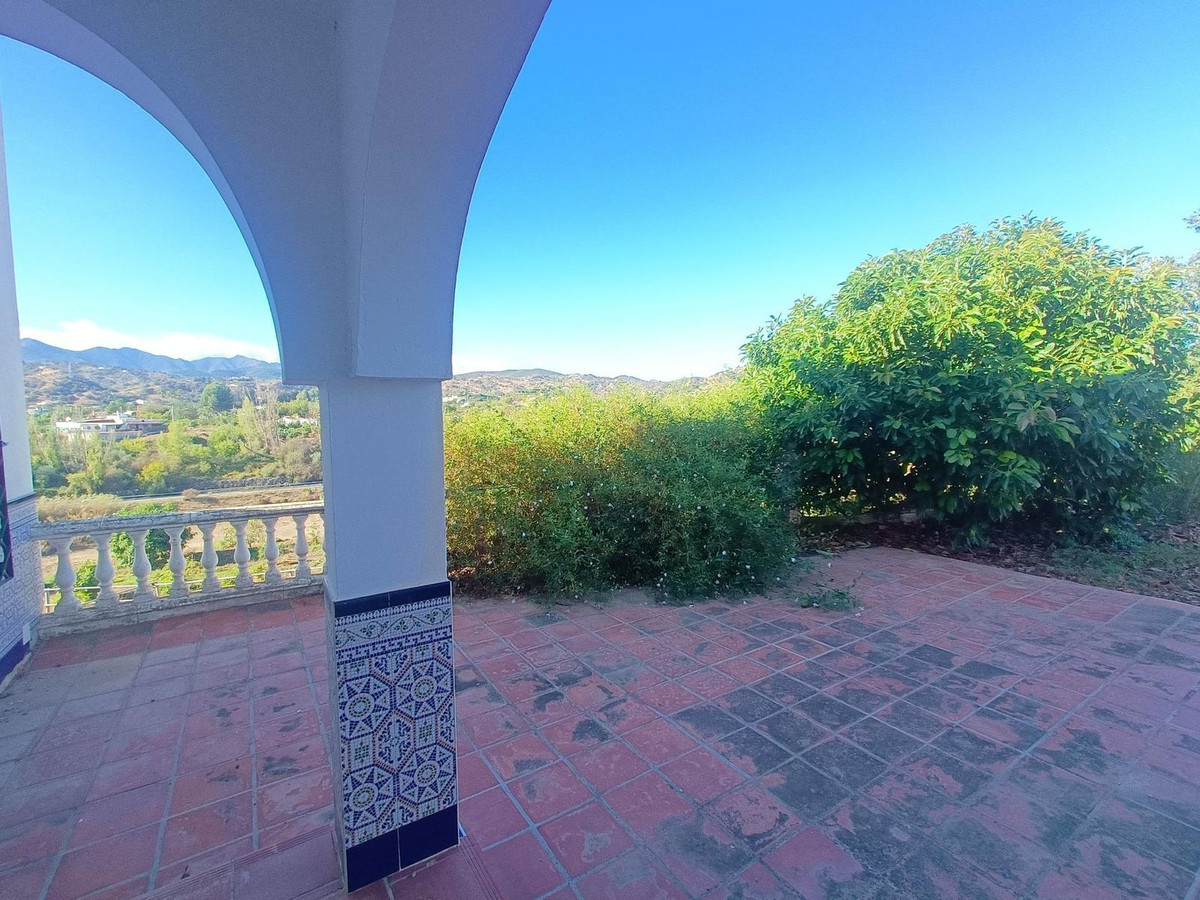 6 Bed Townhouse for sale in Coín Costa Del Sol, Málaga, Spain