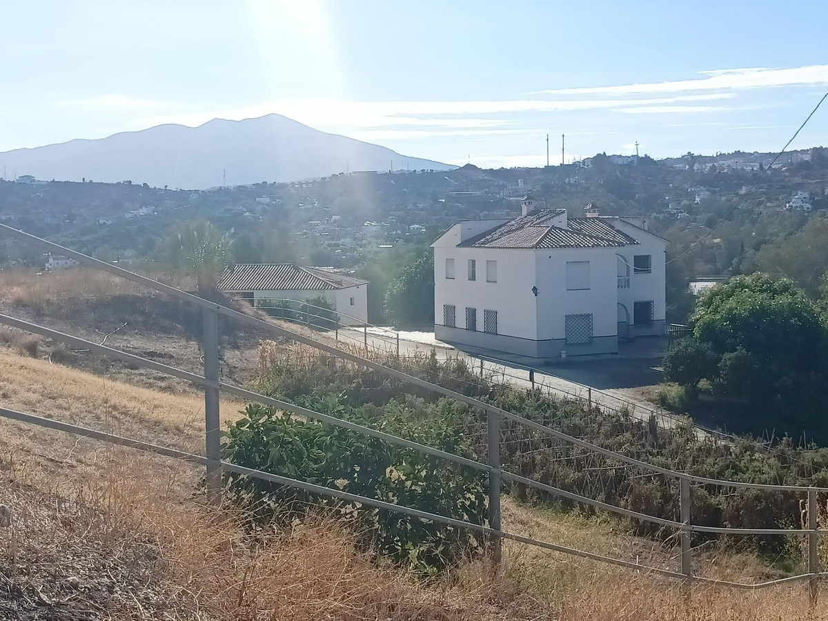 6 Bed Townhouse for sale in Coín Costa Del Sol, Málaga, Spain